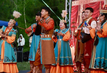 Алтай төрінде ұлт рухын ұлықтаған жыр мерекесі өтті