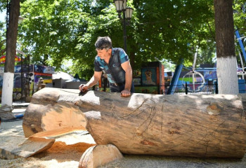 В Шымкенте начался Международный фестиваль мастеров по дереву