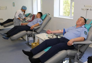 Түркістандық полицейлер қан тапсырды