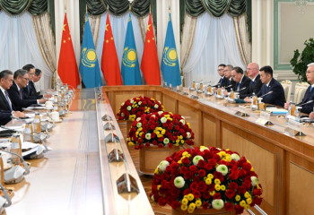 Президент провел переговоры с Председателем КНР