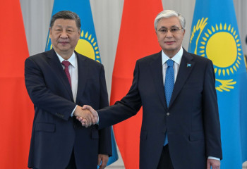 Қазақстан Қытайға ақбөкен сыйлайды