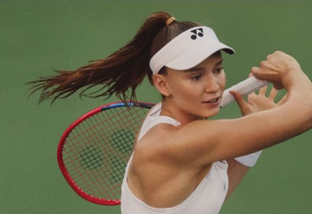 Елена Рыбакина отметила 26-летие победой на корте