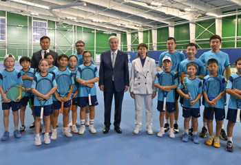 Токаев посетил теннисный центр «Даулет» в Астане