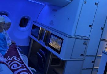 Аташка с апашкой в бизнес-классе умилили казахстанцев