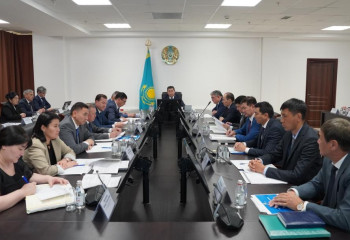 Борьба с саранчой – обработано 2 млн гектаров