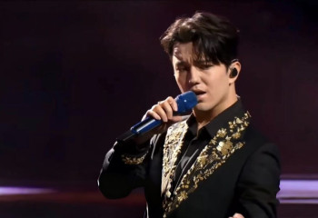 Димаш Құдайберген Шанхайда махаббат жайлы әнді үш тілде орындады