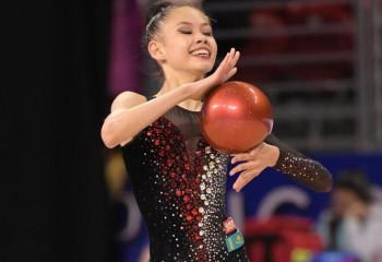 Акмарал Ерекешева завоевала вторую золотую медаль для Казахстана на юниорском чемпионате мира по художественной гимнастике