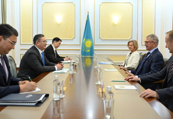 Kazakh FM holds meeting with leadership of Poland’s POLFARMA Group