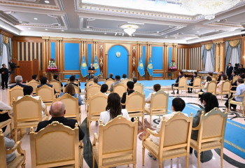 Глава государства Касым-Жомарт Токаев наградил работников СМИ