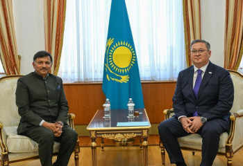 Министр иностранных дел Казахстана встретился с послом Индии по случаю завершения его дипломатической миссии