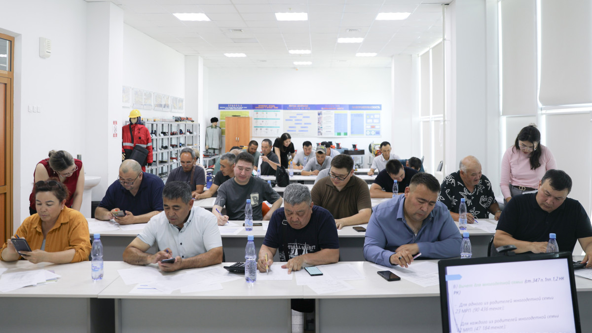  Сырым Рахимбеков 