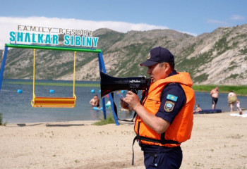 В ВКО прошла акция «Безопасный пляж»: спасатели напомнили правила поведения у воды