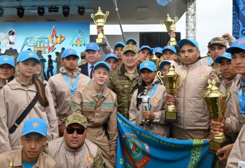«Айбын-2025»: министр обороны вручил награды победителям военно-патриотического сбора