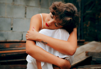 Гарвард ғалымдары жалғыздықтың денсаулыққа аса қауіпті екенін анықтады