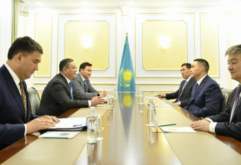 Kazakh FM holds meeting with  management of Harvest Group