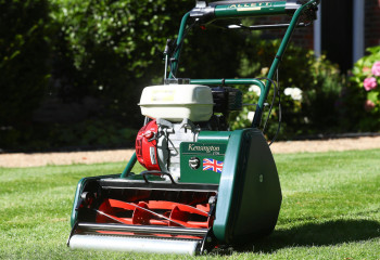 Әйел бір жастағы немересін шөп шабатын машинамен басып кетті