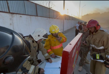 Огнеборцы спасли производственный цех от уничтожения огнём