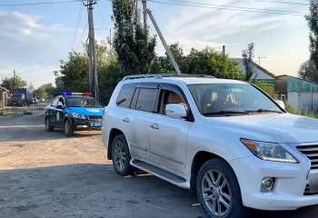 Жалған нөмір тағып, бірнеше айыппұлдан жалтарған жүргізуші ұсталды