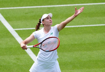 Елена Рыбакина Серена Уильямспен теңесті