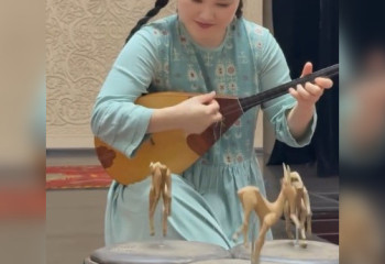 Ортеке: как деревянный козлёнок оживает под звуки домбры