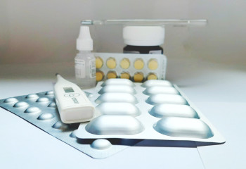 Ученые научились делать обезболивающее из пластиковых бутылок