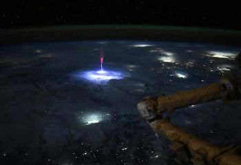 Астронавт NASA сняла грозовое чудо с орбиты