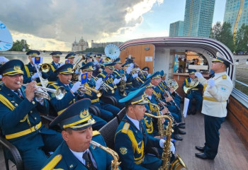 Необычный концерт провели столичные гвардейцы