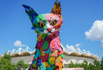 Астанада ерекше мысықтың төрт метрлік мүсіні орнатылды