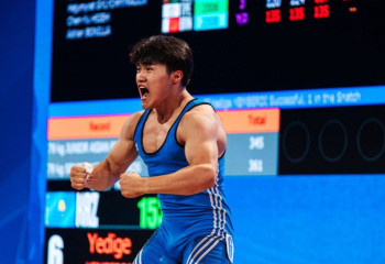 Юные штангисты Казахстана побили рекорды Азии и взяли золото