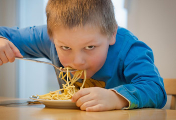 Тез тамақтанудың ағзаға тигізер зардабы көп болып шықты