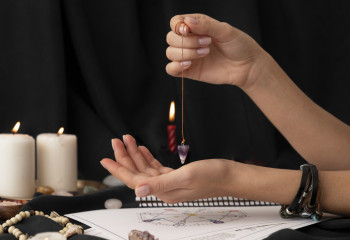 «Дуалап алды». Бақсы-балгерге сенуге бола ма?