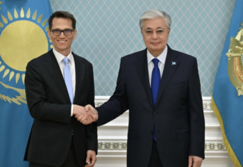 Head of State meets with Chairman of Governing Board of Swiss National Bank