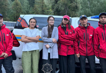 Алматы тауларында туристерге құтқарушылар көмекке келді