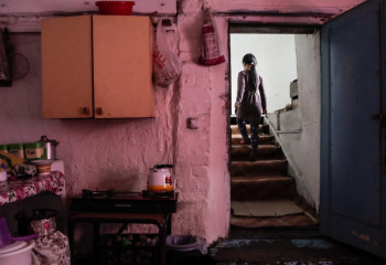 «Здесь уважают»: история няни из Филиппин вызвала споры в сети