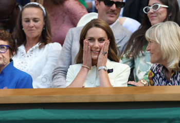 Невестке английского короля Кейт Миддлтон, побеждающей рак, устроили овацию на Уимблдоне