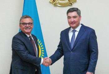 Prime Minister Olzhas Bektenov holds talks with Phygital International Founder René Fasel