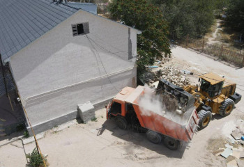 Маңғыстауда заңсыз құрылыстарды бұзу жұмыстары басталды