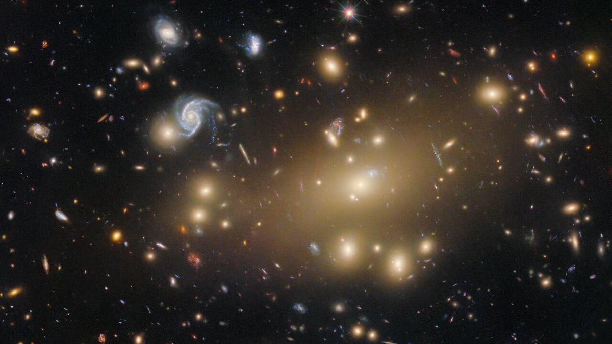  © ESA/Hubble & NASA 