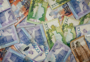 Жыл басынан бері теңгенің бағамы бір пайызға нығайды