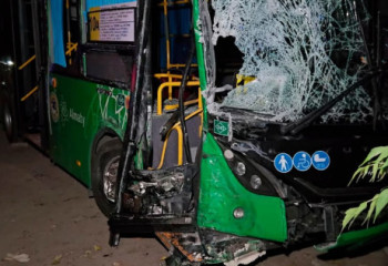 Крупное ДТП в Алматы: пострадали 23 человека, включая пассажиров автобуса