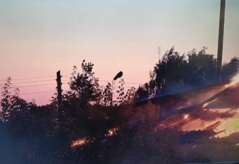 Қостанайлық полицейлер жанып жатқан ғимараттан ер адамды алып шықты