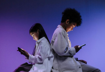 Баланың психикасына экранның әсері: ата-аналарға кеңес