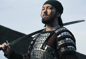 Dimash Qudaibergen embraces image of Kazakh warrior