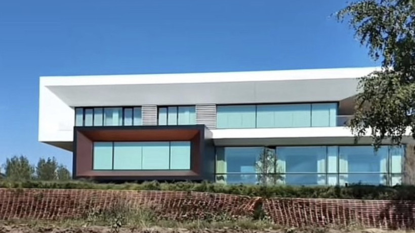  screenshot from video 