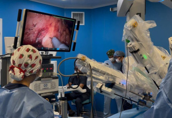 Қазақстан, Франция және Қытайдан келген профессорлар бір мезгілде операция жасады