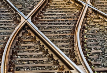 Есіл–Арқалық теміржол өткелінде екі көлік соқтығысты