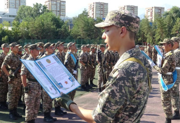 Алматыда үш жүз студент әскери ант қабылдады