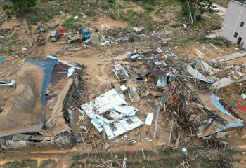 2 killed, 10 missing as flash floods hit eastern China