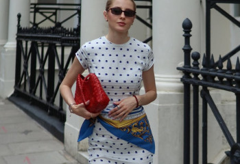 Когда аксессуар решает: платок на поясе становится фэшн-акцентом