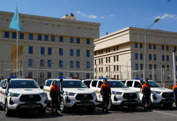 Құтқарушыларға пәтер мен қызметтік автокөлік кілттері табысталды